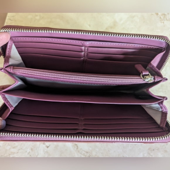 Coach Wallet - Mauve/Pink 🩷 - Picture 3 of 6